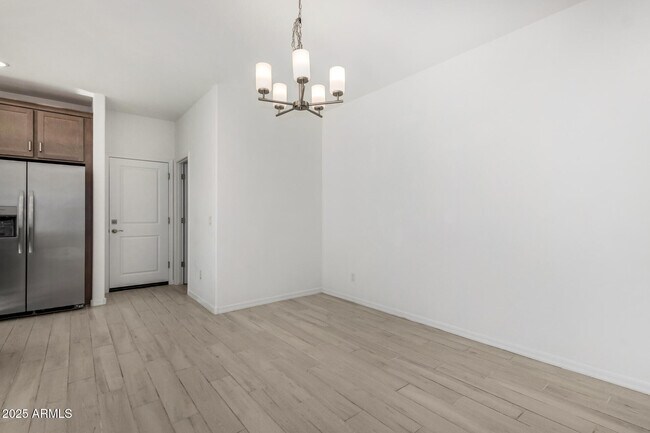 Building Photo - 15138 W Hadley St