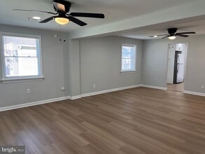 Building Photo - 402 Maple Ave
