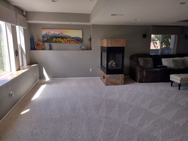 Foto del edificio - Beautiful Condo for Rent