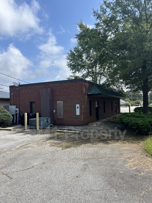 Foto del edificio - 2312 S Main St