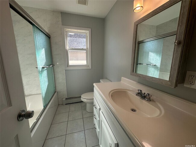 Foto del edificio - 53 Jackson Ave E