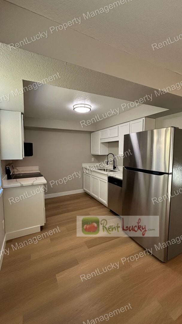 Building Photo - 218 3rd Ave SW
