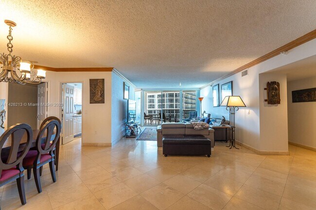 Building Photo - 16711 Collins Ave