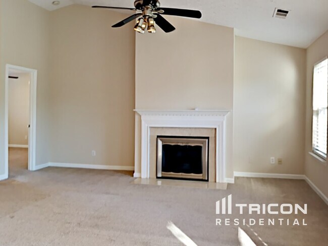 Building Photo - 421 Crested View Drive Loganville GA