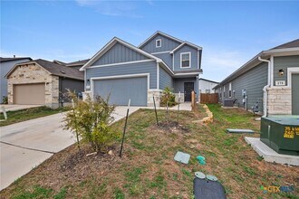 Building Photo - 271 Kinsley Wy