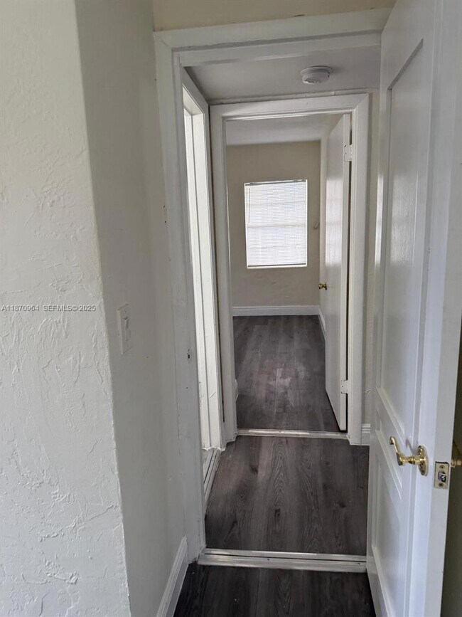 Foto del edificio - 4721 NW 33rd Ave