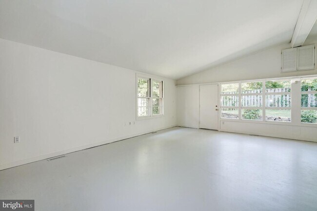 Foto del edificio - 3203 Cathedral Ave NW