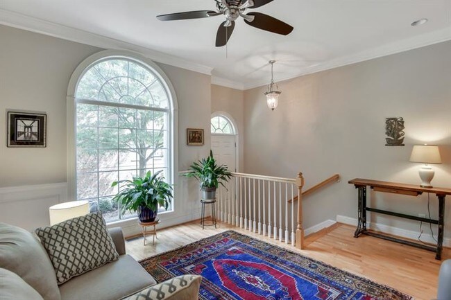 Foto del edificio - 1138 Providence Pl