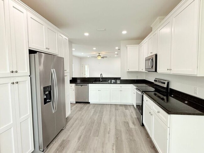 Foto del edificio - 3278 Bernath Dr