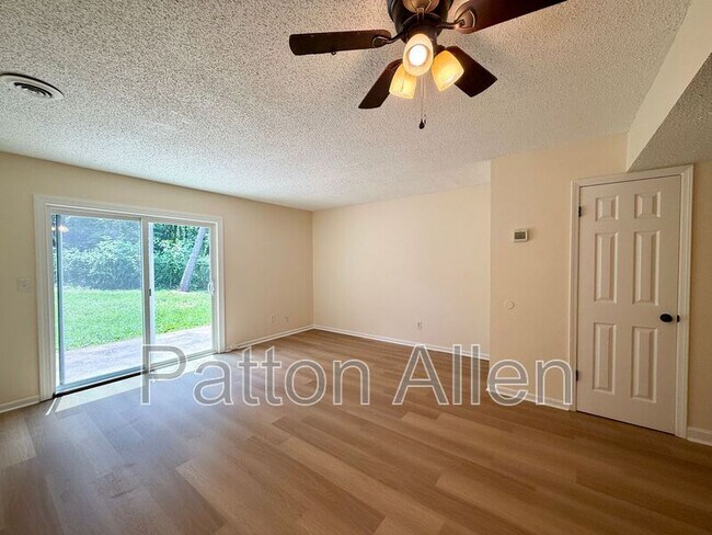 Foto del edificio - 4 Dawnwood Cir