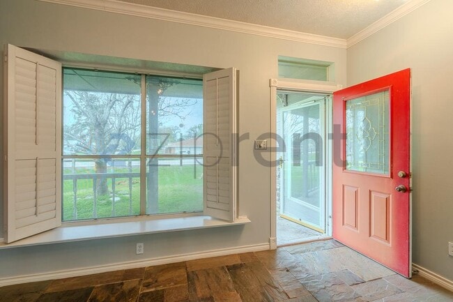 Building Photo - Unit