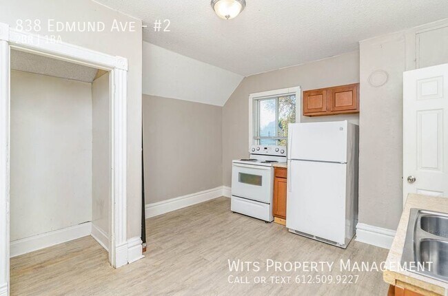 Building Photo - Beautiful 2 Bed 1 Bath in Saint Paul—First...