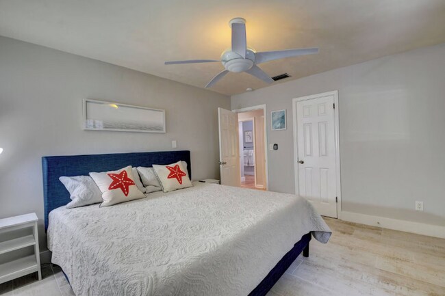 Foto del edificio - 721 NE 8th Ave