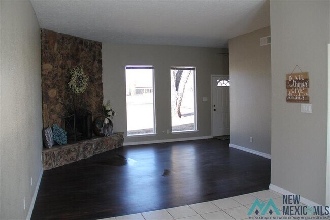 Foto del edificio - Beautiful 3 bedroom, 2 bath home for rent