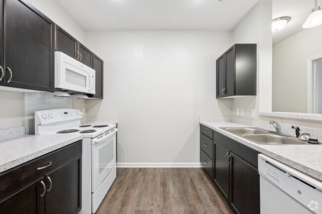 3BR, 2BA - 1,297SF - Kitchen - Peaks of Oakwood