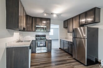 Building Photo - Pennsbury Court Apartments
