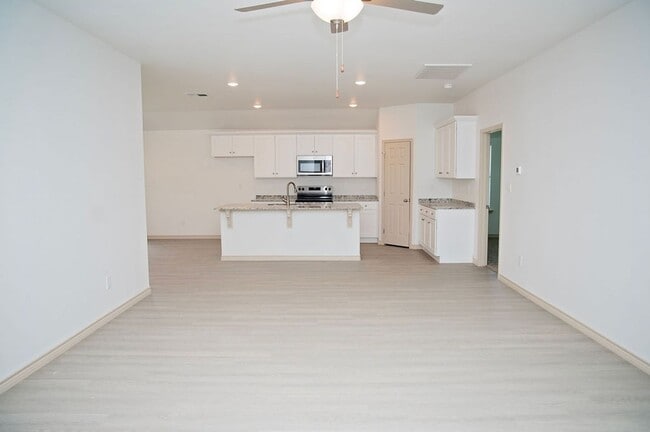 Building Photo - Move-In Ready & Made for Memories
