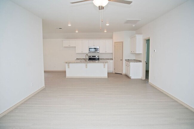 Foto del edificio - Move-In Ready & Made for Memories