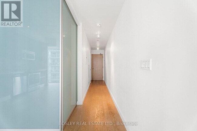 Photo du bâtiment - 111 Bathurst St