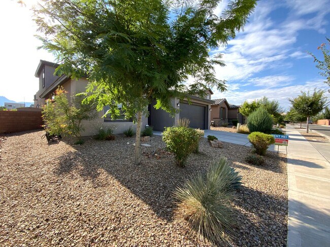 Foto del edificio - 5 Bedroom Luxury Home Available Near Louis...