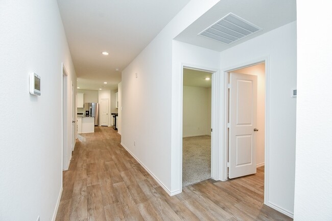 Building Photo - 2827 Bur Lndg Ln