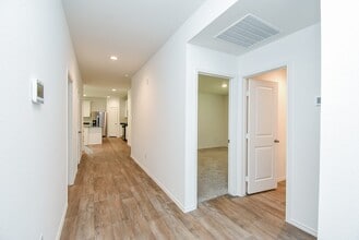 Building Photo - 2827 Bur Lndg Ln