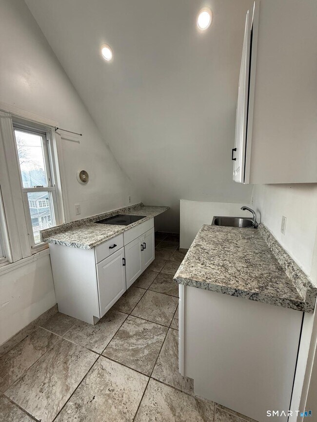 Foto del edificio - 87-89-89 Astoria Ave