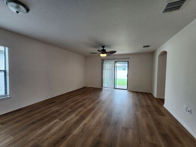 Foto del edificio - 11910 Winterset Cove Dr