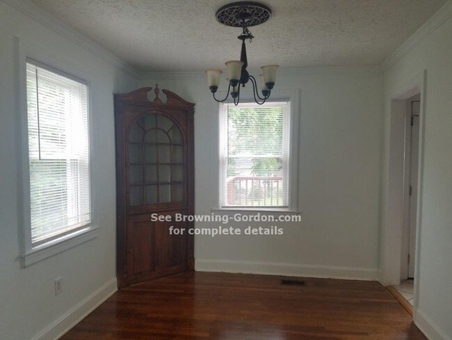 Foto del edificio - 2909 Primrose Cir