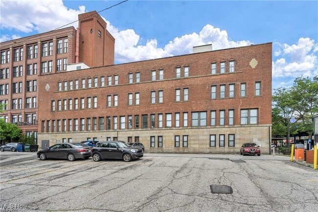 Foto del edificio - 1133 W 9th St