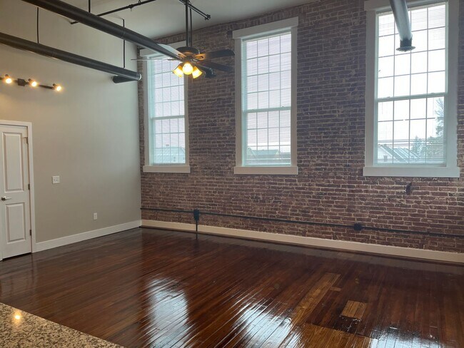 Building Photo - 91 S Third St