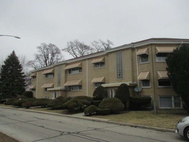 Building Photo - 2437 N East Brook Rd