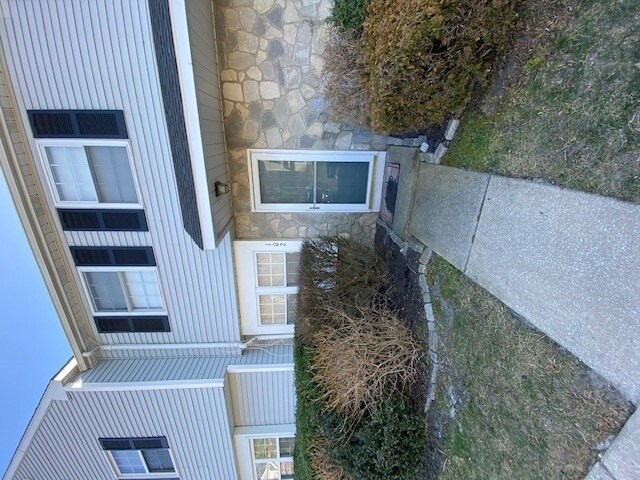 Foto del edificio - 102 Covered Bridge Ct