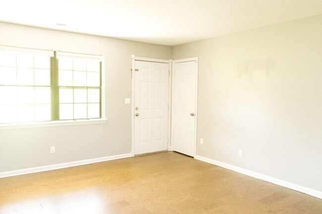 Foto del edificio - 638 Mission Ridge Rd