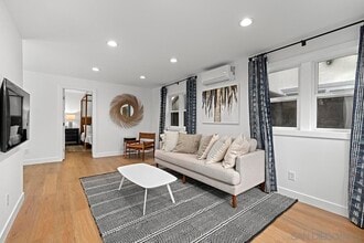 Building Photo - 823 Ostend Ct