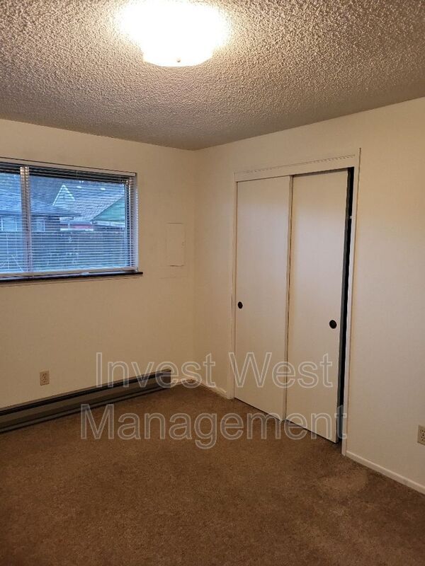 Foto del edificio - 3408 E 18 St