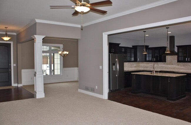 Building Photo - 6401 Cobble Creek Dr