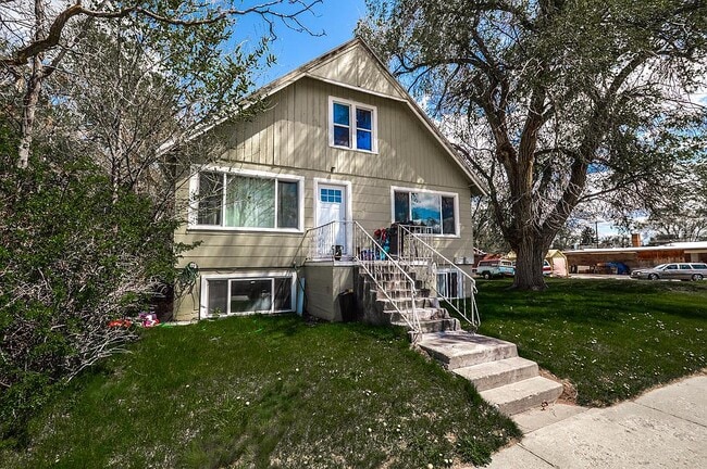 Building Photo - 928 Ada Ave