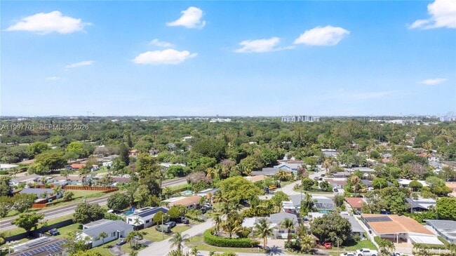 Foto del edificio - 1089 NE 110th St