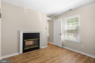 Building Photo - 107 Sweetwater Dr