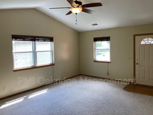 Building Photo - 247 Westhaven Dr