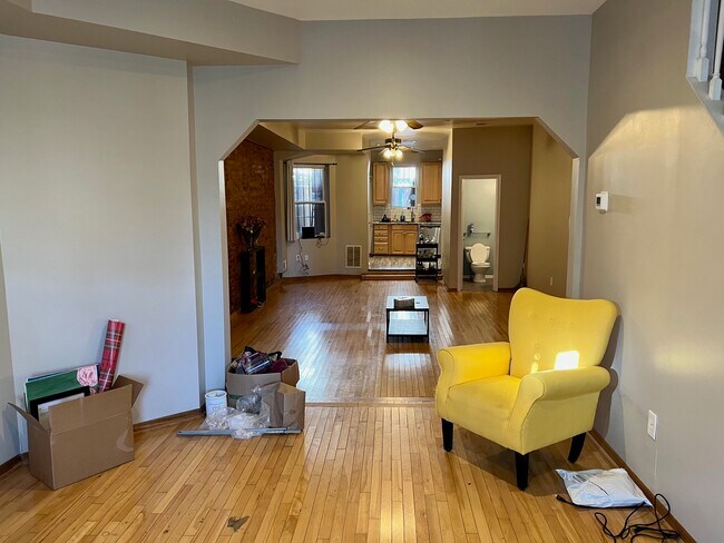 Building Photo - 656 Morton Pl NE