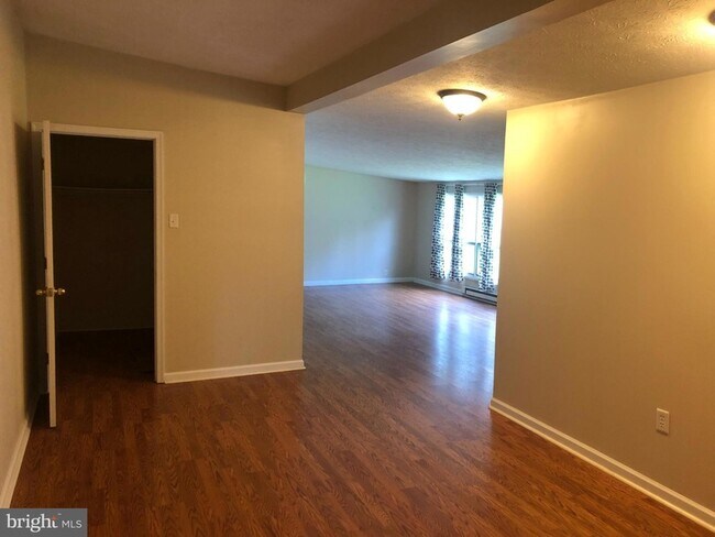 Foto del edificio - 21 S Stewart St