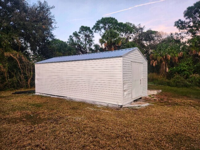 Foto del edificio - 5710 Graham St