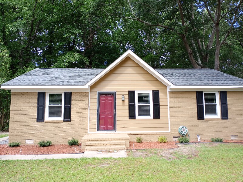 Primary Photo - 216 Freestone Rd