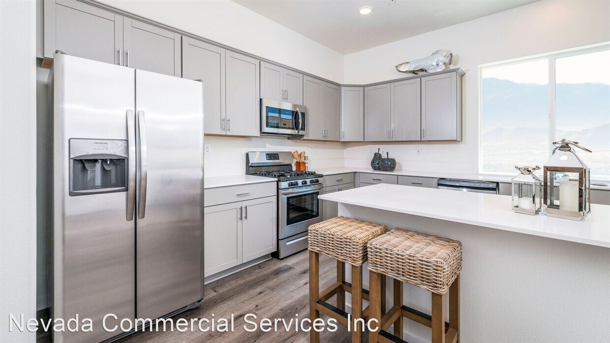 Foto principal - 4871 Summit Ridge Dr