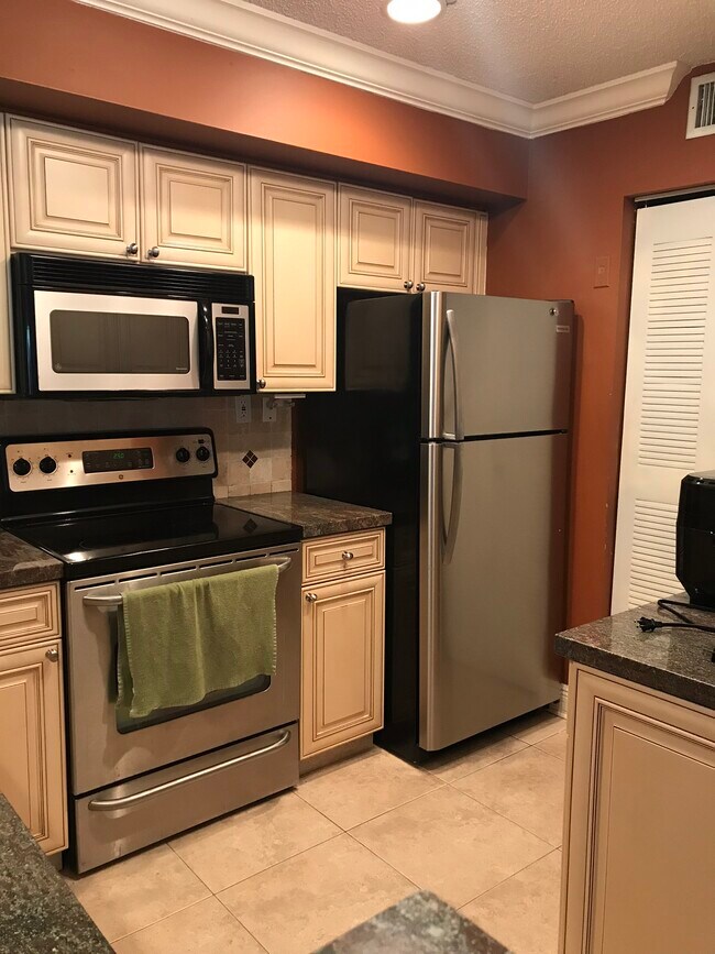 Kitchen 2 - 7864 Sonoma Springs Cir