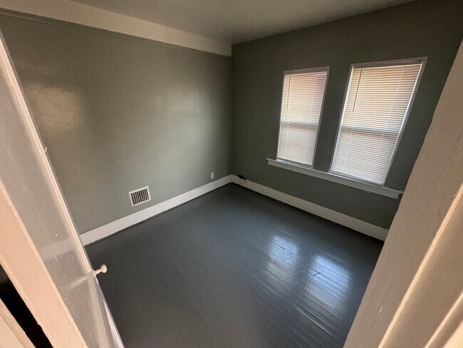 Building Photo - 6405 Tuxedo St