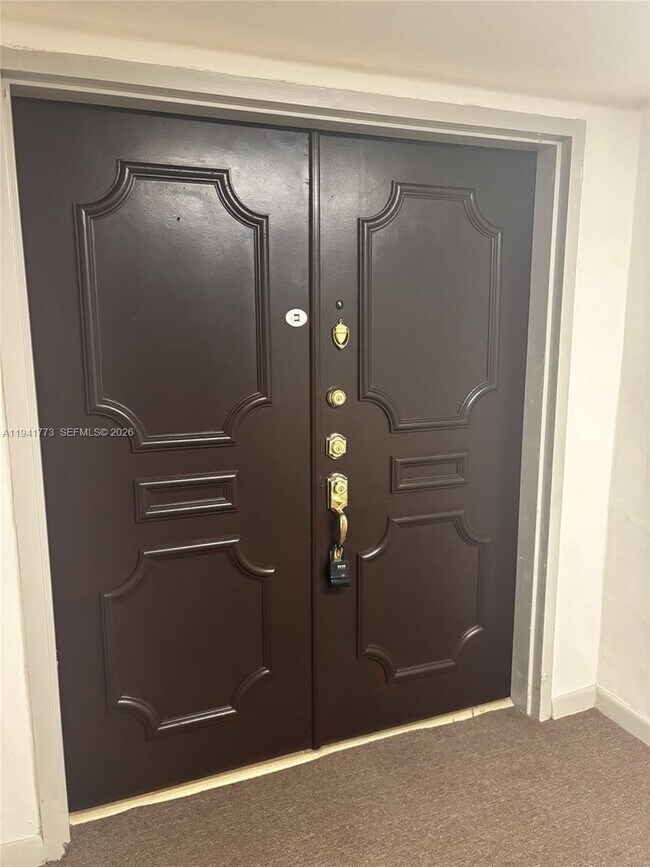 Foto del edificio - 5800 SW 127th Ave