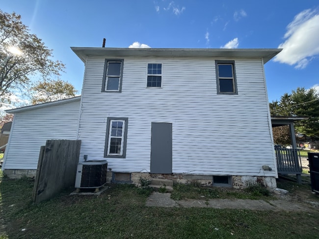 Building Photo - 833 Garfield Ave